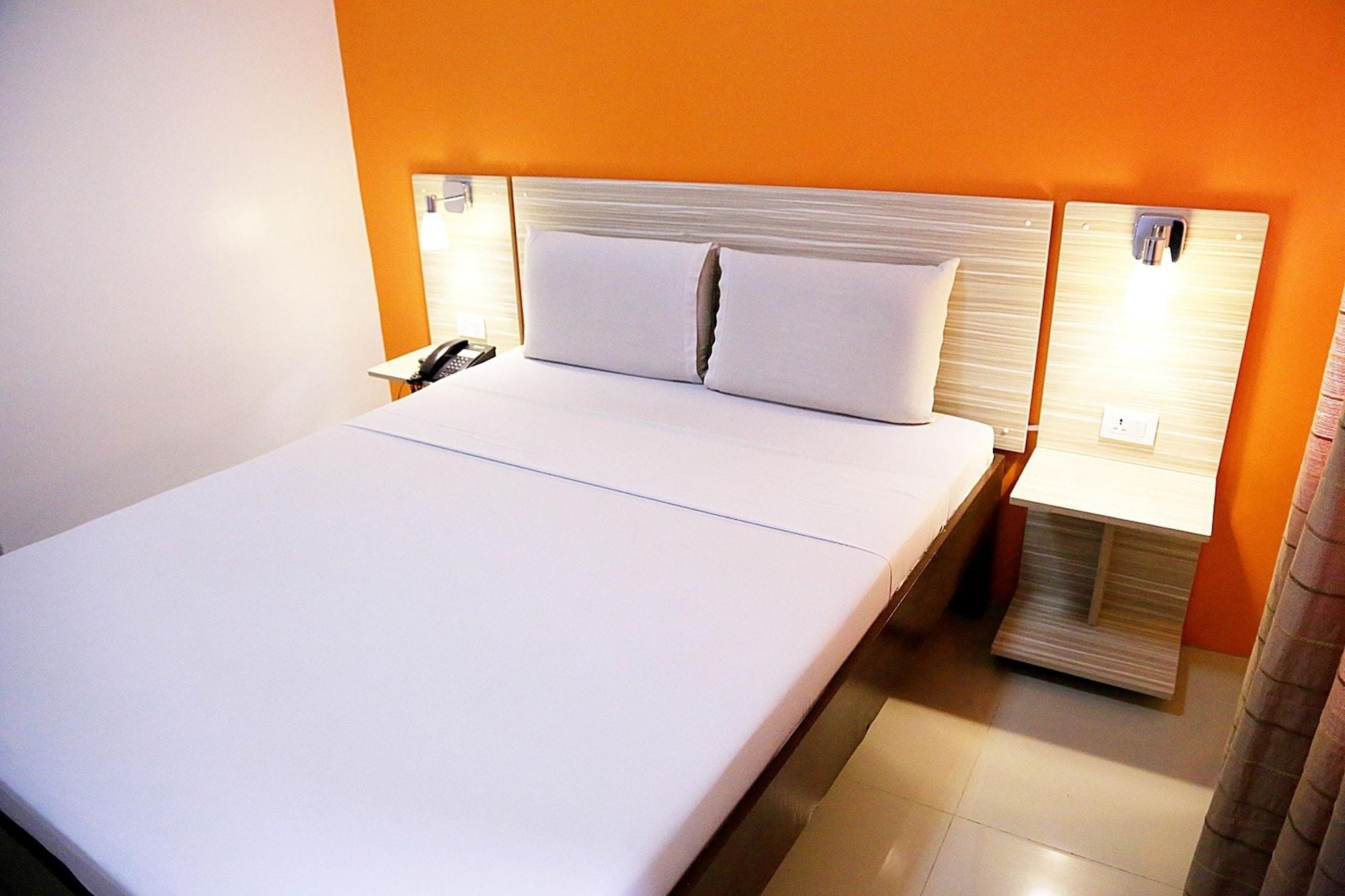 סבו Travelbee Fuente Inn מראה חיצוני תמונה