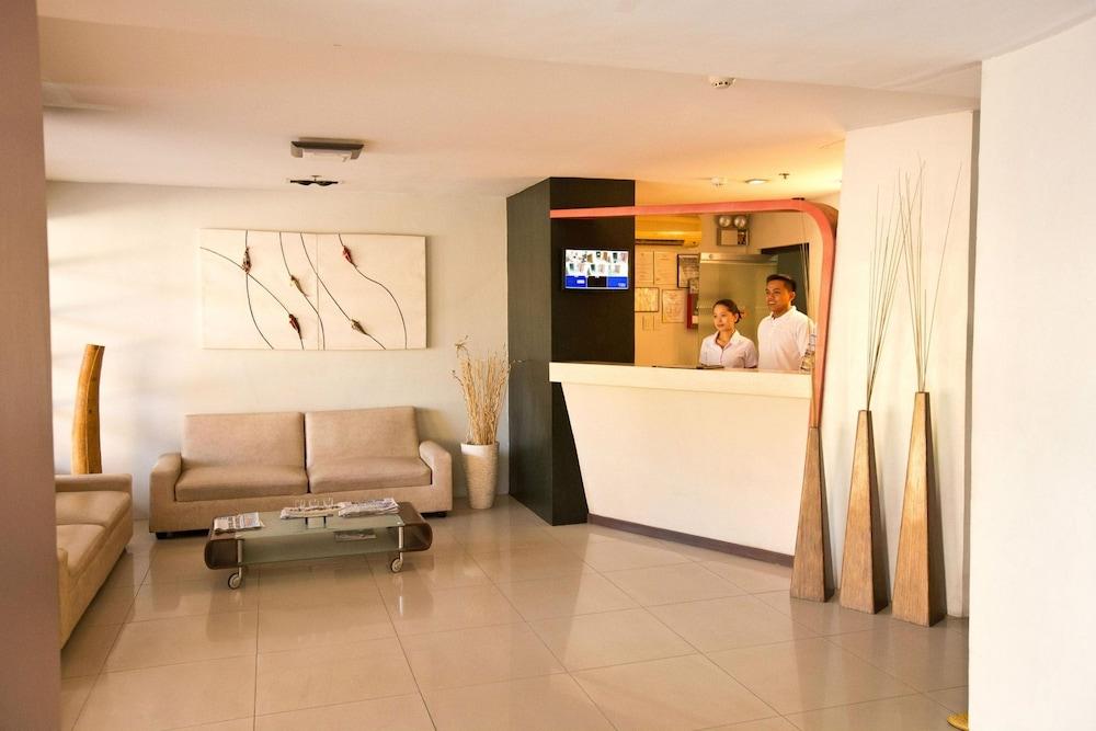 סבו Travelbee Fuente Inn מראה חיצוני תמונה