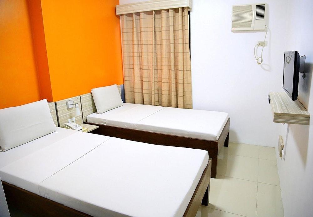 סבו Travelbee Fuente Inn מראה חיצוני תמונה