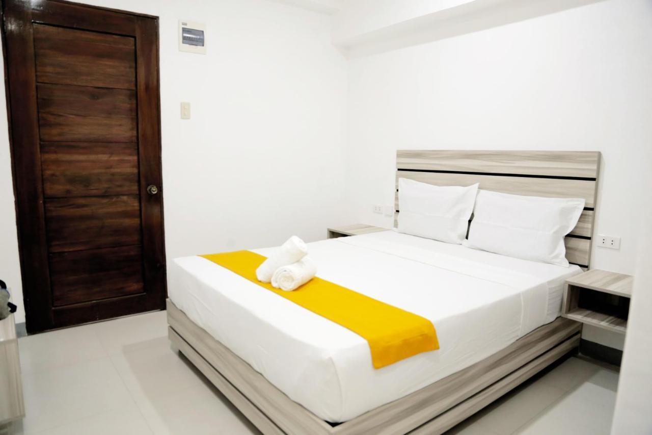 סבו Travelbee Fuente Inn מראה חיצוני תמונה